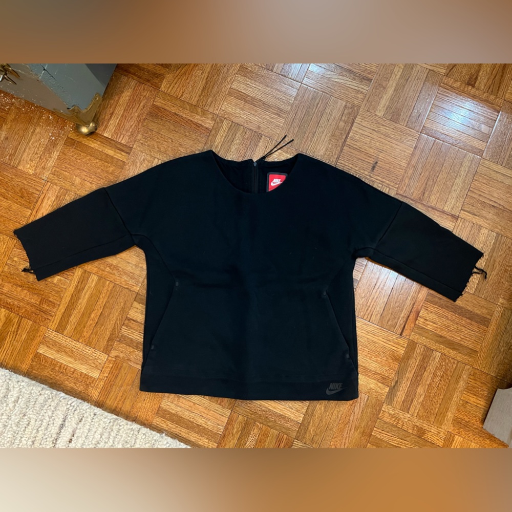 Nike black cropped sleeves sweatshirt
